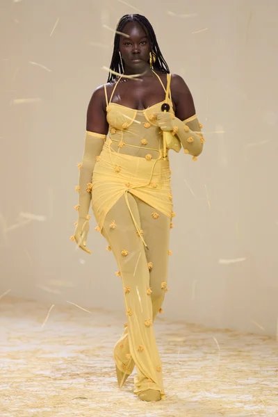 Look 9